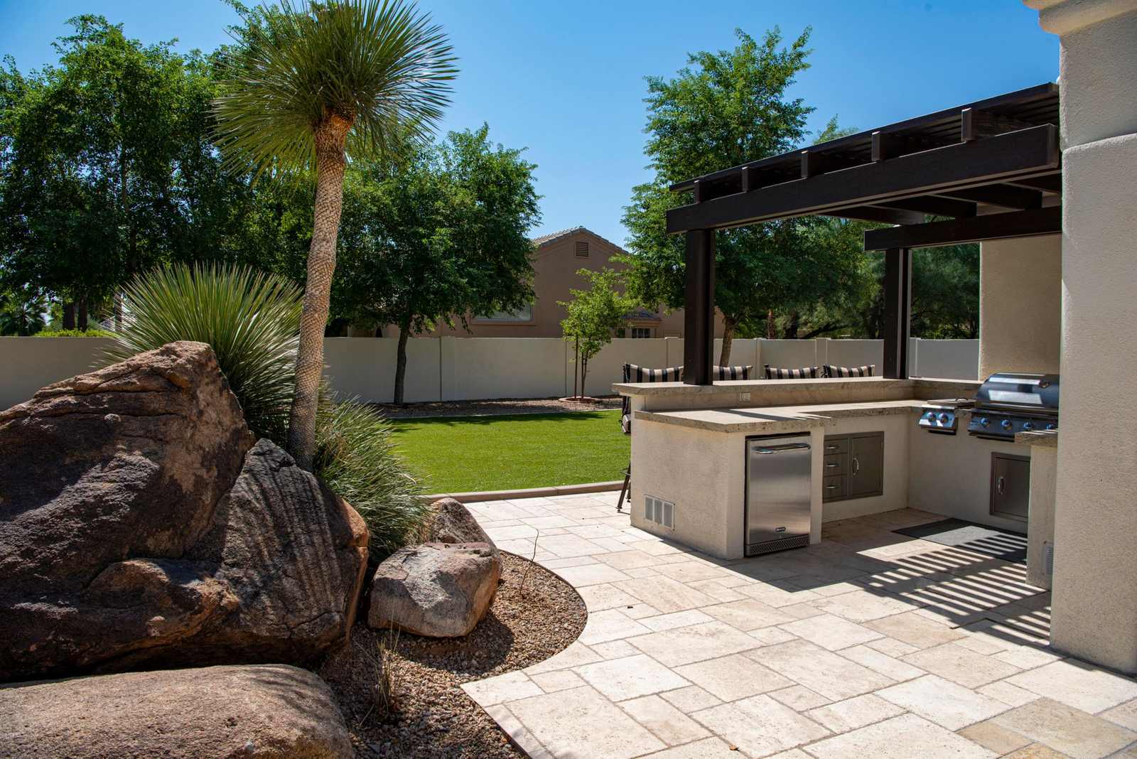 Travertine pavers & hardscape in Scottsdale, AZ
